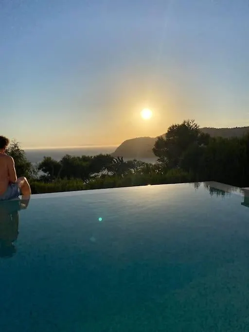 Carpe Diem Casa: Infinity Pool Stunning Views La Herradura  Spain